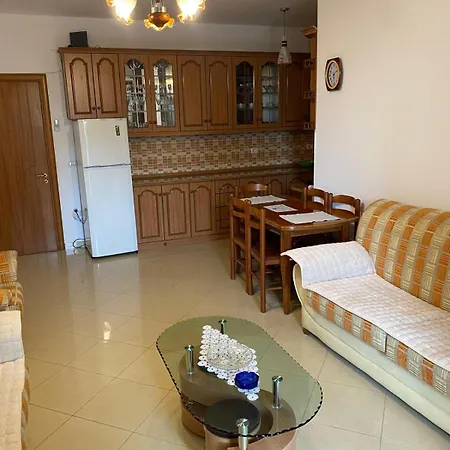 Emily House Appartamento Fier